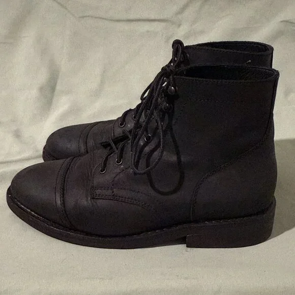 Thursday Boots - Captains 9 wide US - Picture 3 of 9